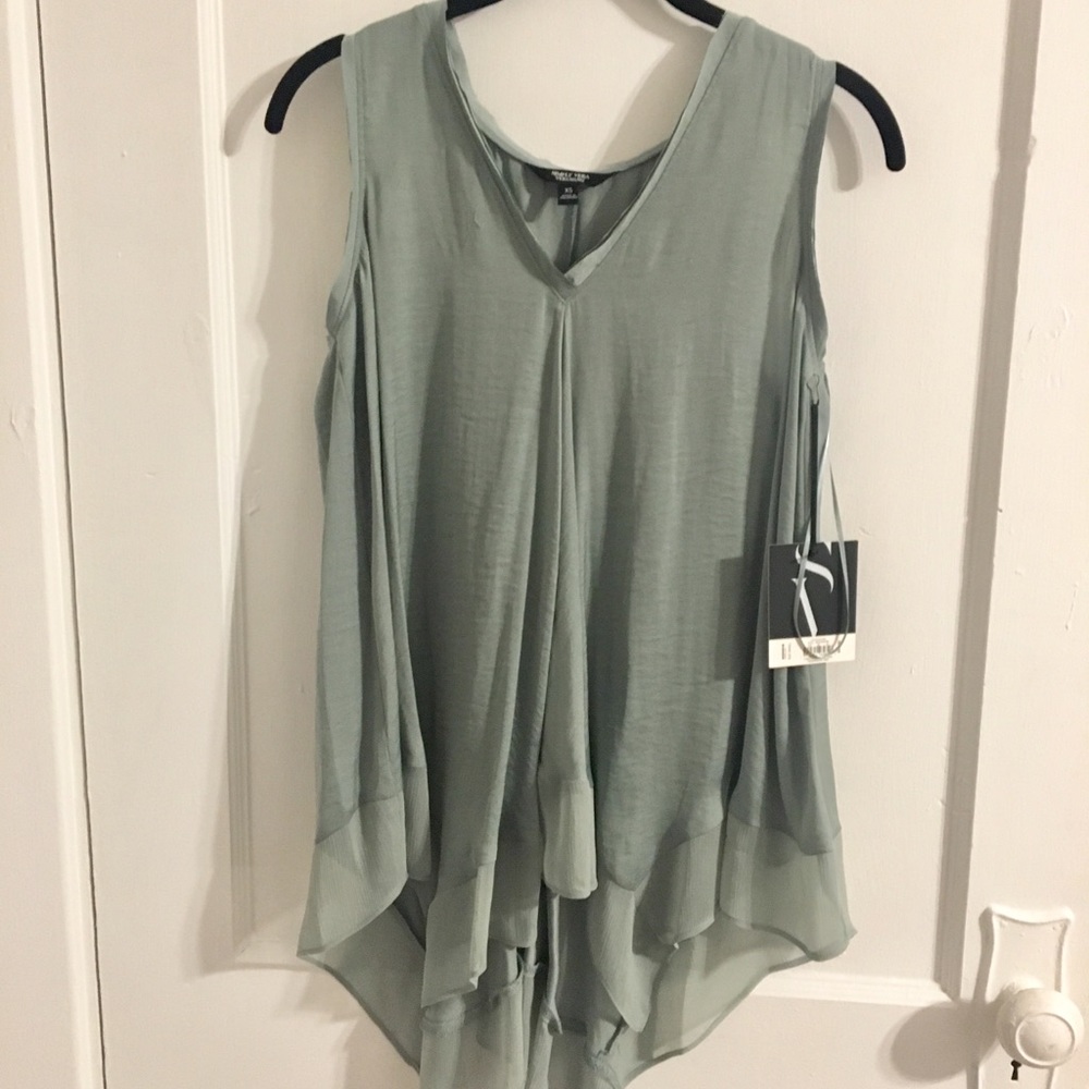 Simply Vera by Vera Wang “Handkercheif Tank”